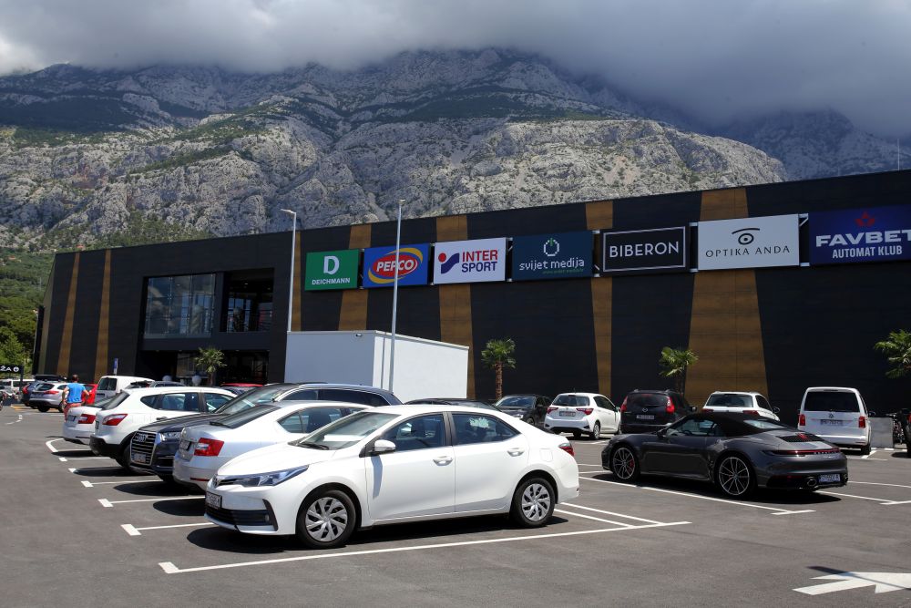 Spot Shopping Centre