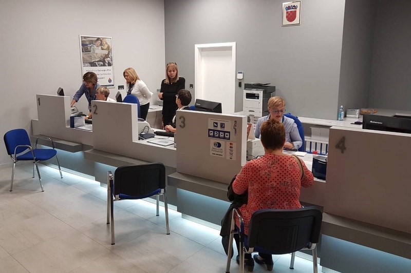 Various ˝fit out˝ projects