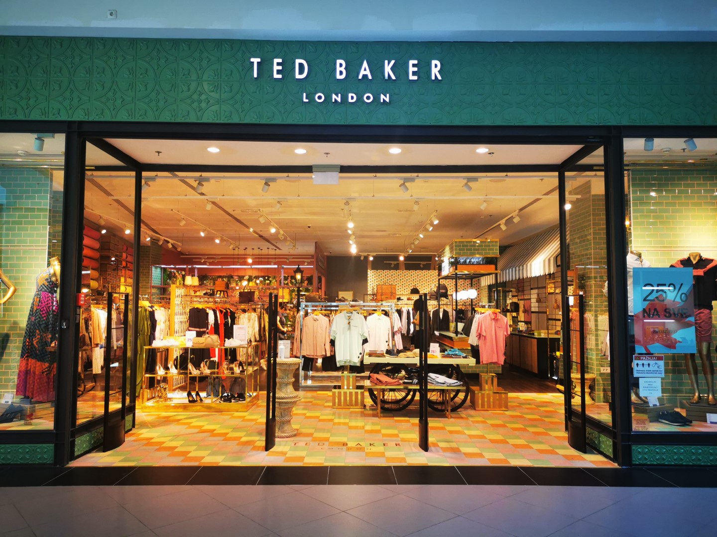 Various ˝fit out˝ projects